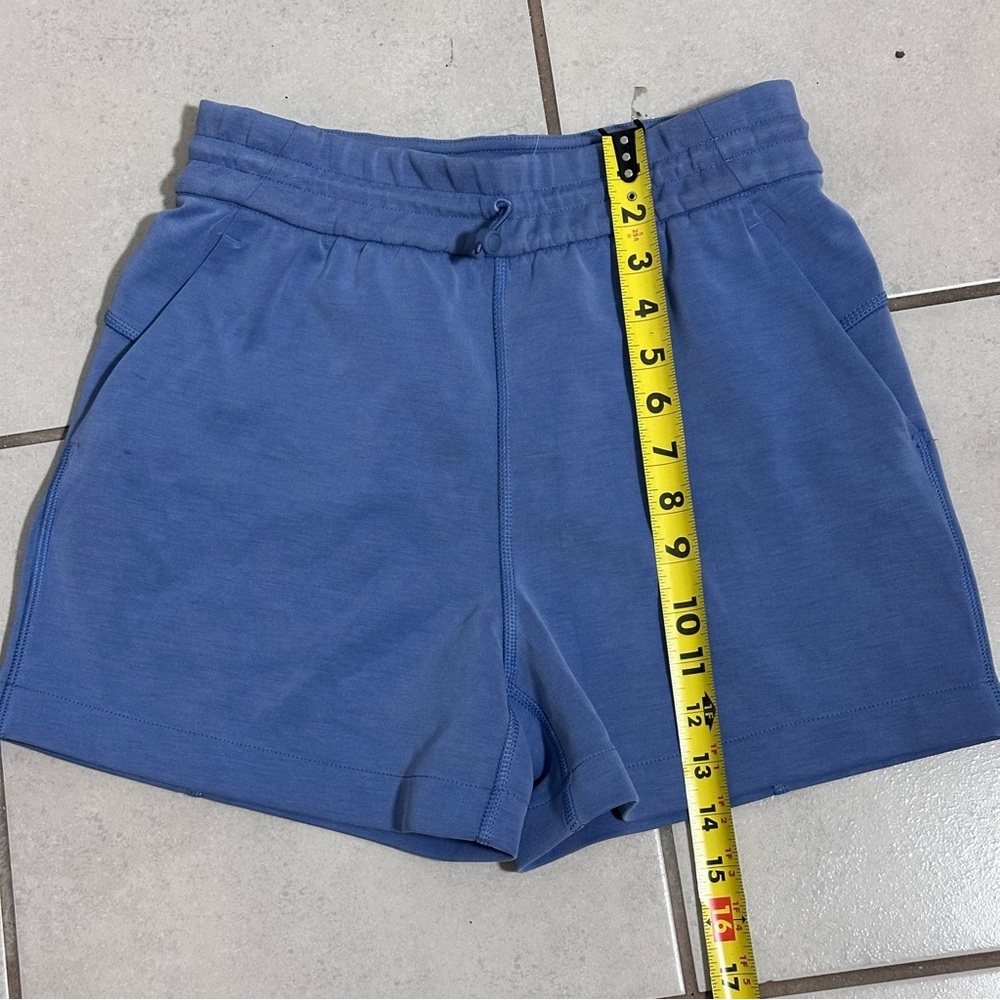 Lululemon Women Blue Softstreme High-Rise Shorts‎ Utility Blue size 4 - Picture 8 of 9